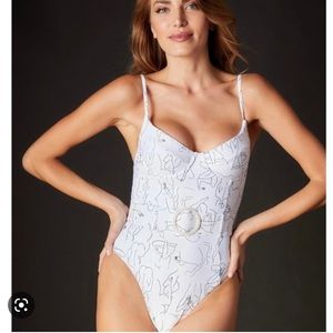 NWT weworewhat silhouette one piece w adjustable belt. Never worn!